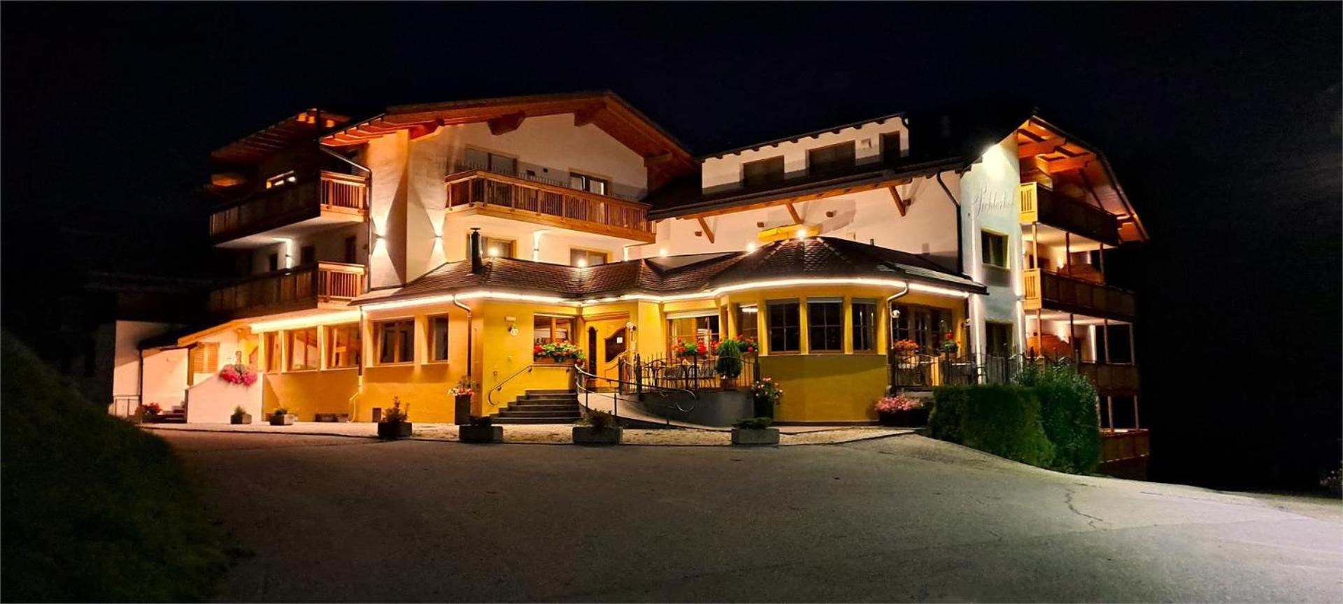 Hotel Pichlerhof San Lorenzo di Sebato Exterior photo